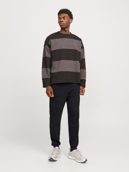 model_shot-front_full