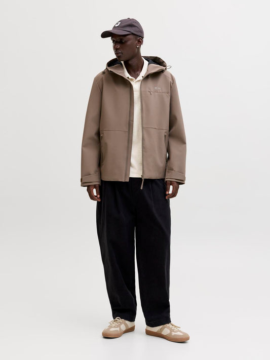 model_shot-front_full