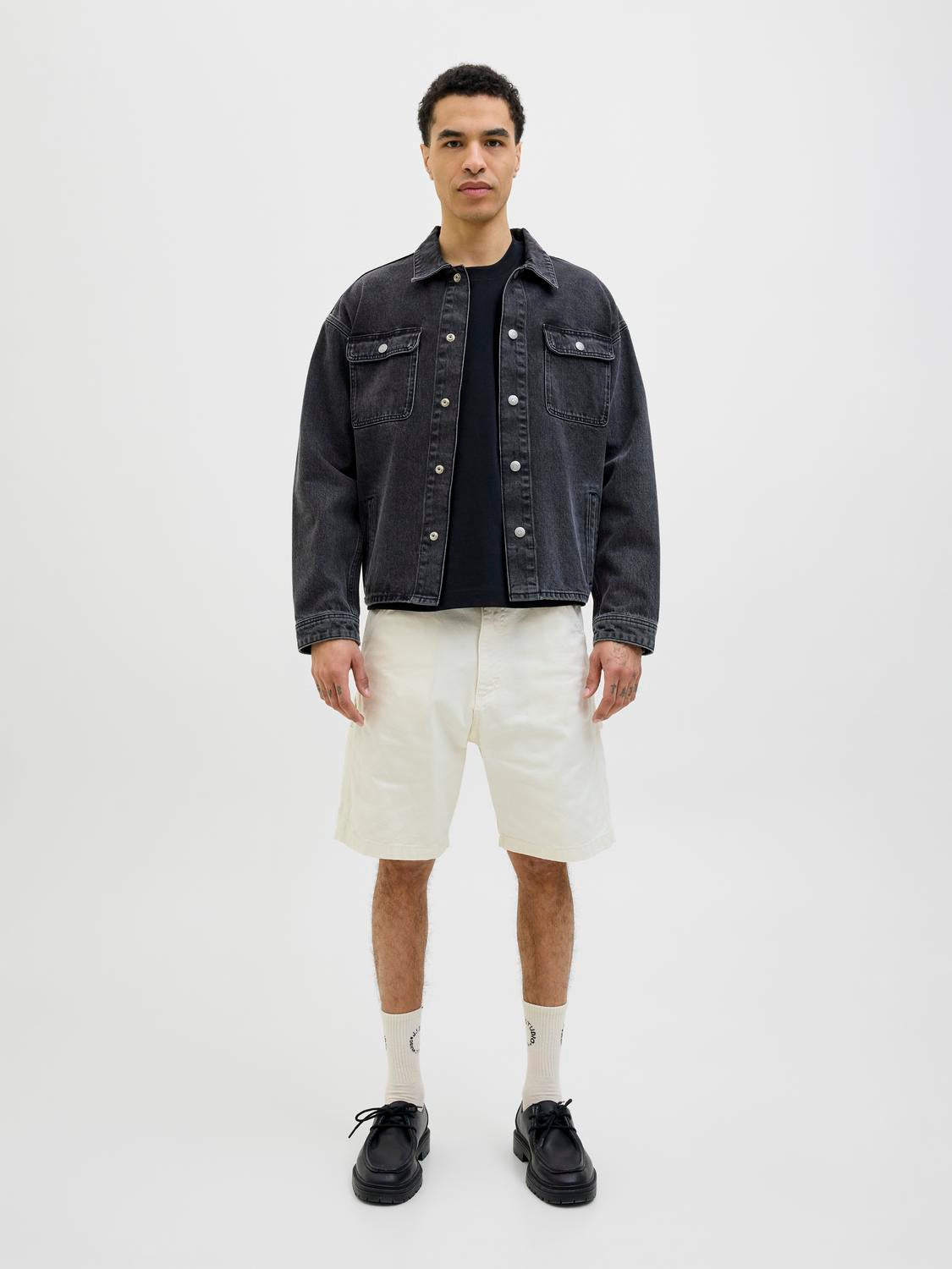 model_shot-front_full