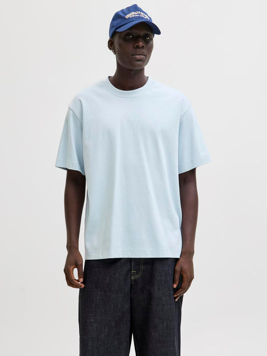 model_shot-front