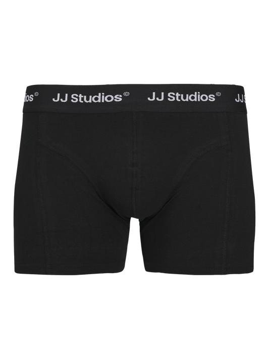 model_shot-front_full