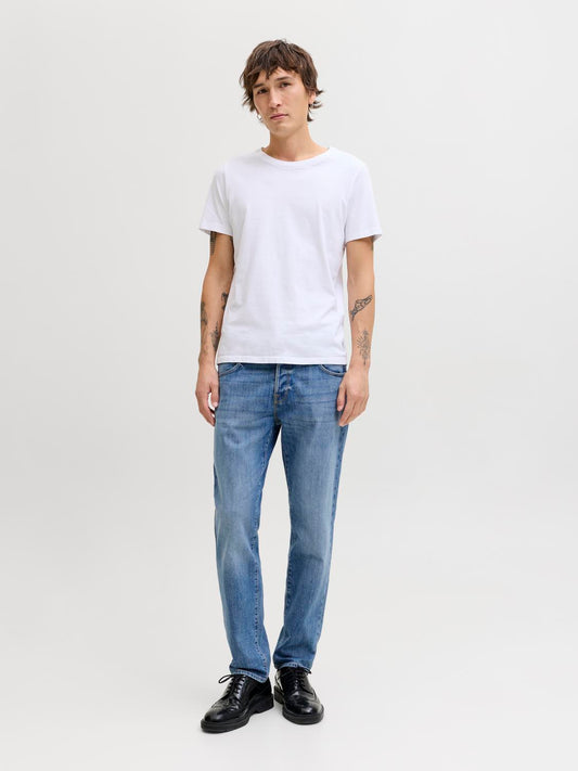 model_shot-front_full