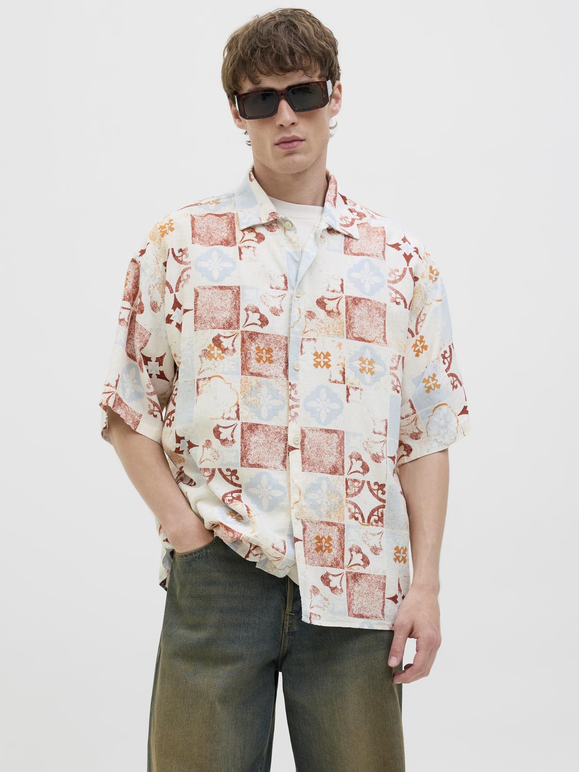 model_shot-front