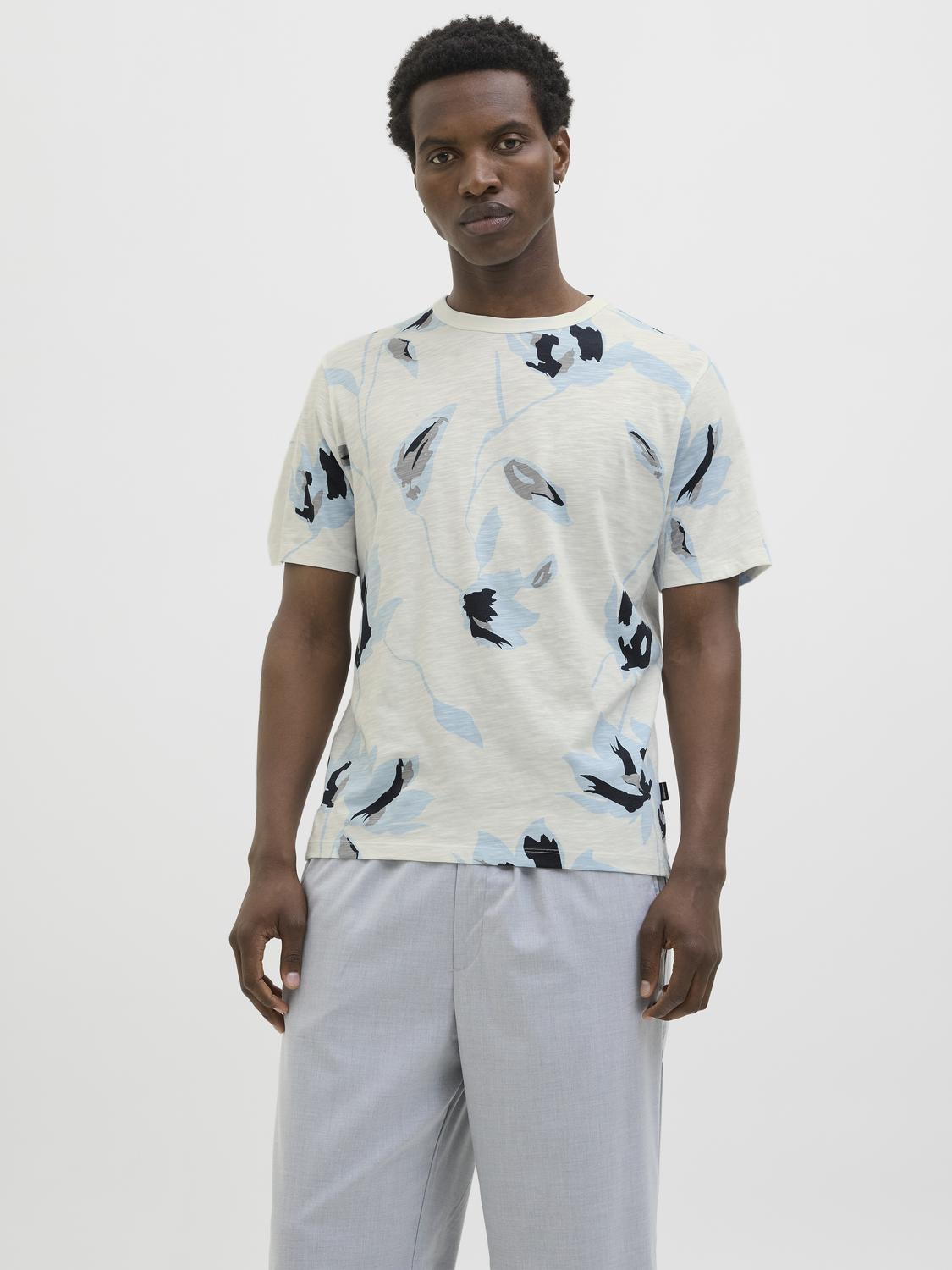 model_shot-front