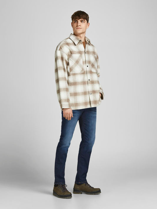 model_shot-front_full