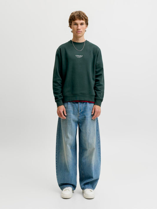 model_shot-front_full