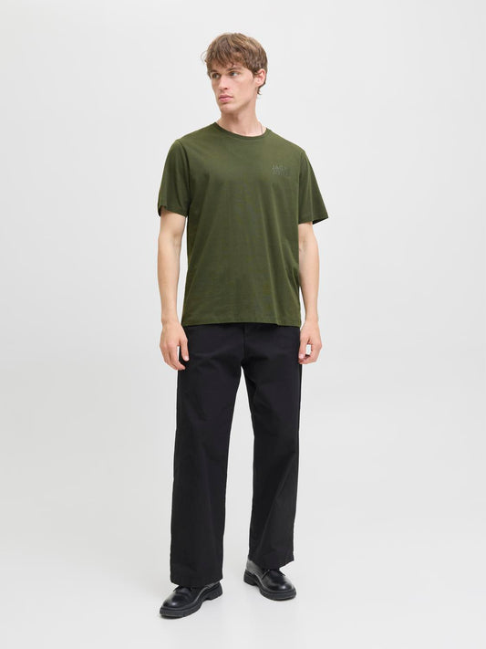 model_shot-front_full