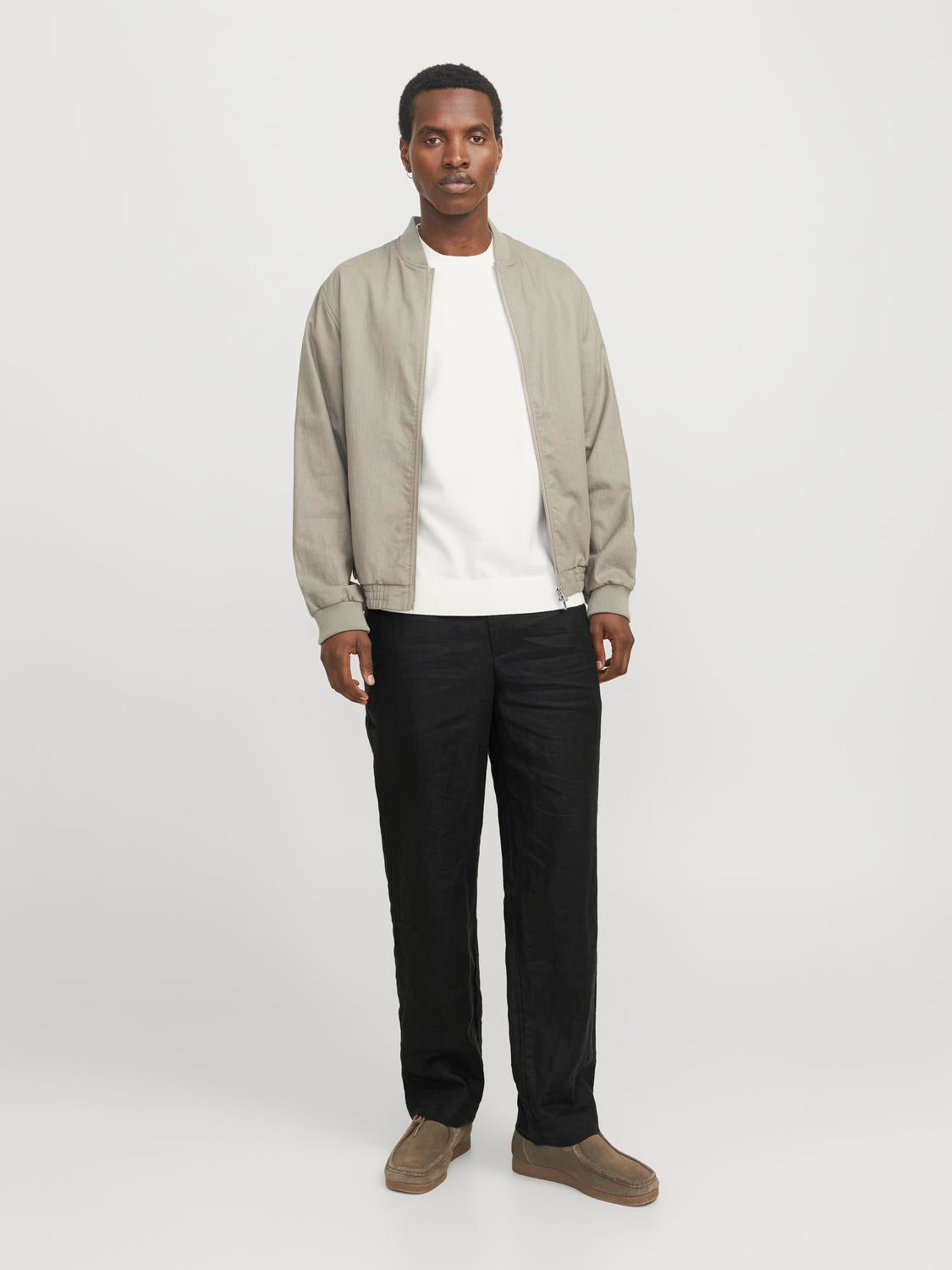 model_shot-front_full