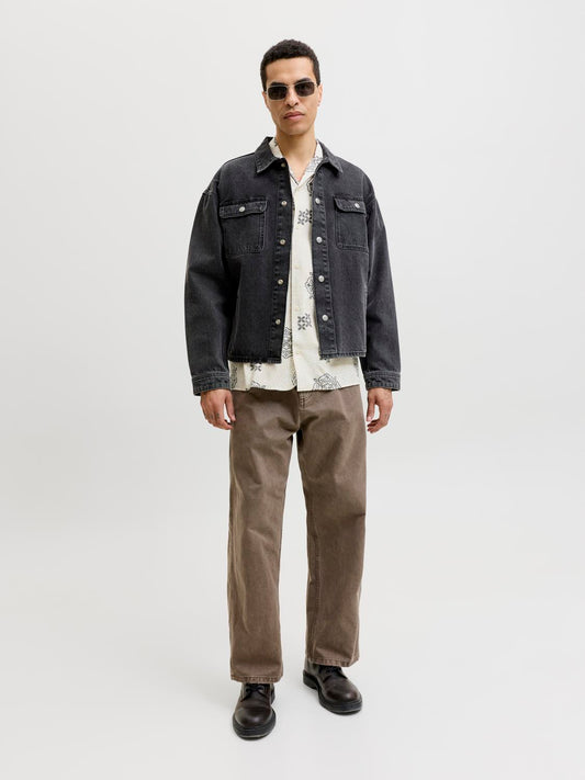 model_shot-front_full