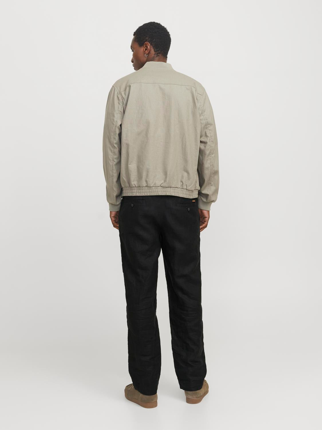 model_shot-back