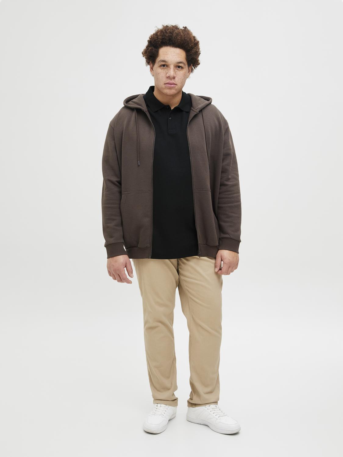 model_shot-front_full
