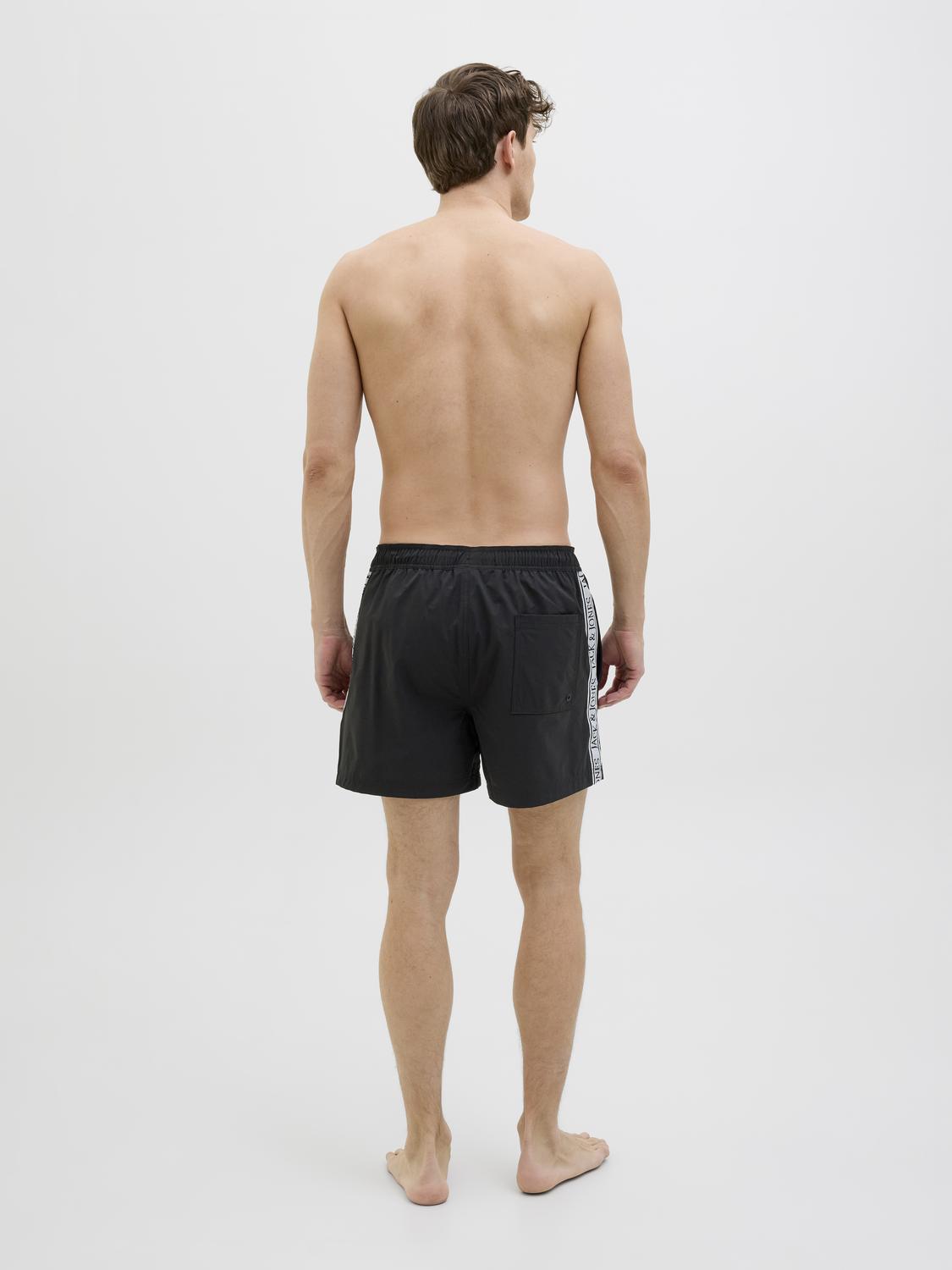 model_shot-back