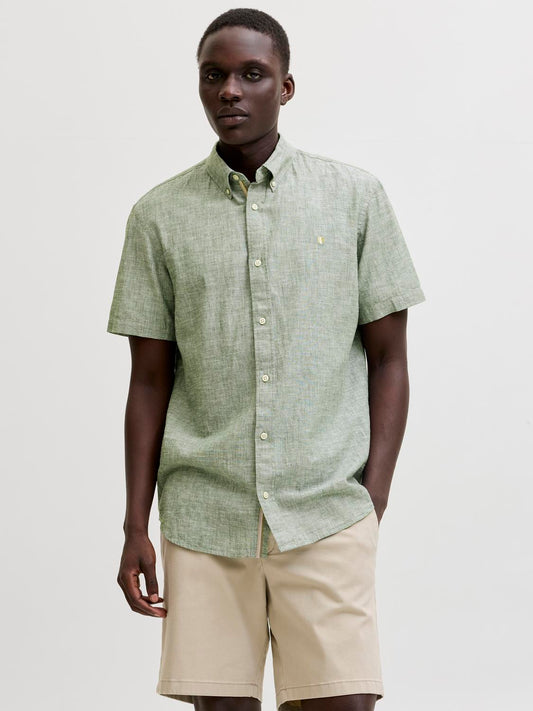 model_shot-front