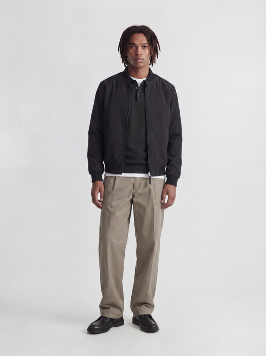 model_shot-front_full