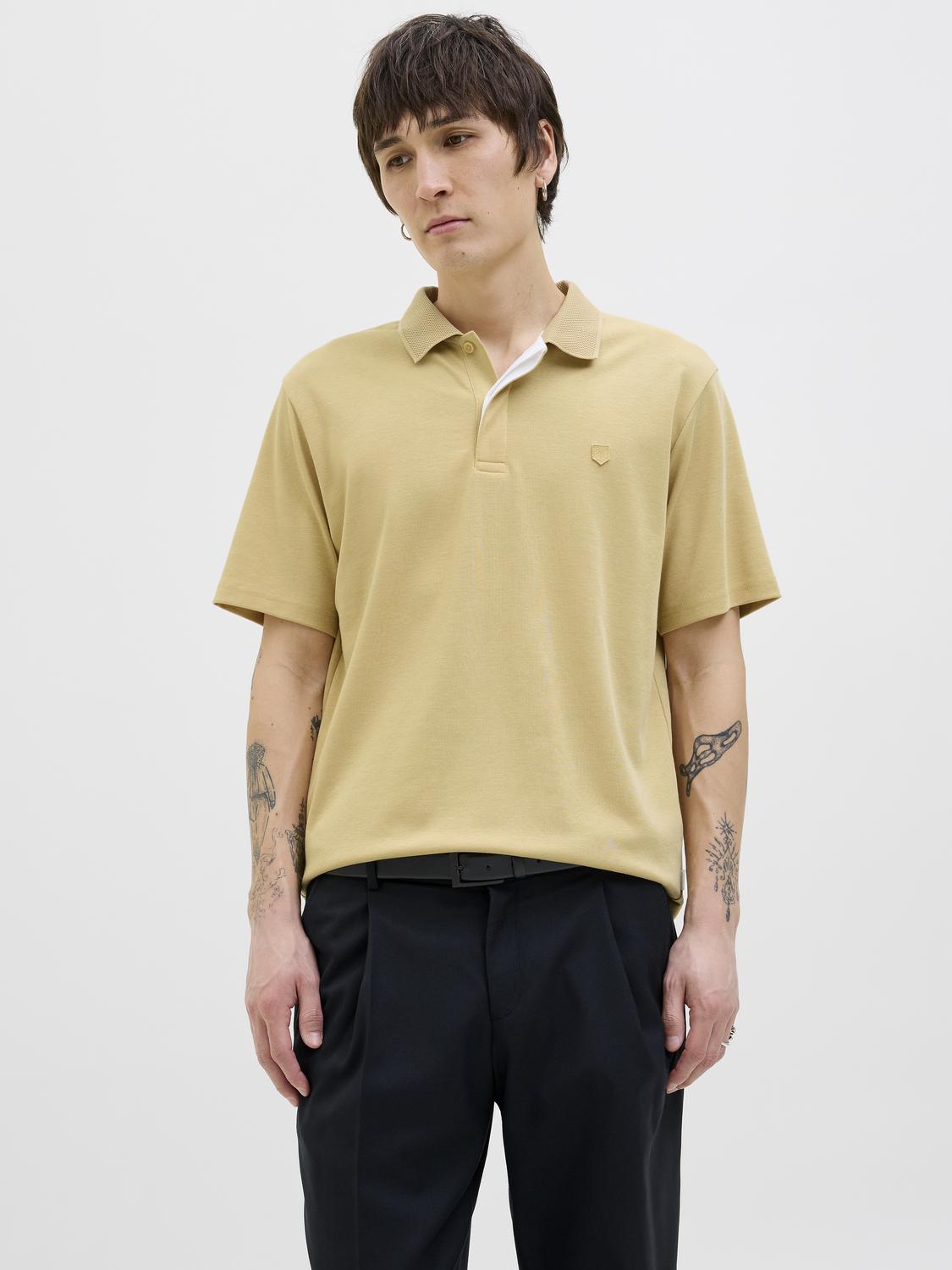 model_shot-front