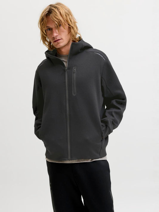 model_shot-front