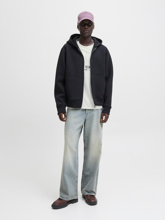 model_shot-front_full