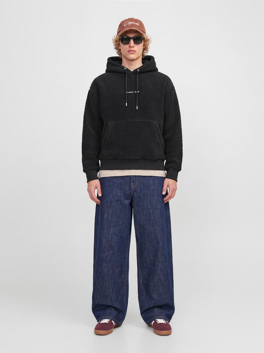 model_shot-front_full