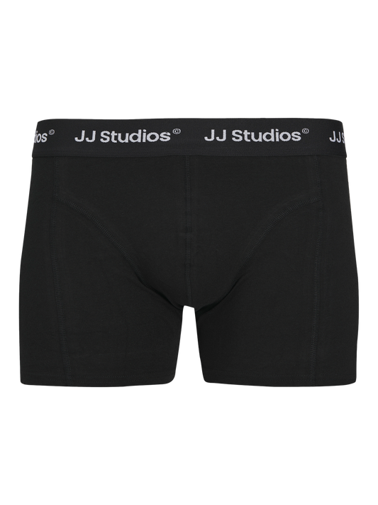 model_shot-front_full