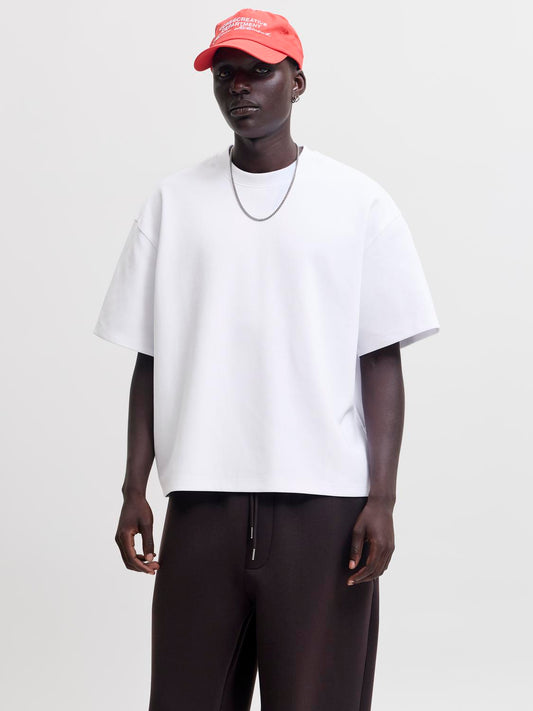model_shot-front