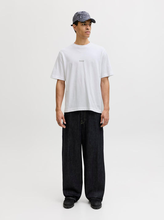 model_shot-front_full