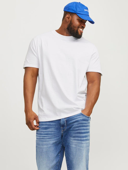 model_shot-front