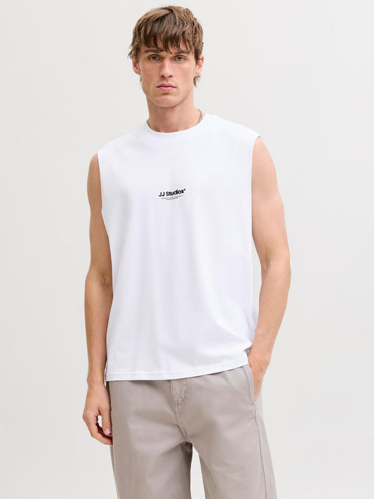 model_shot-front