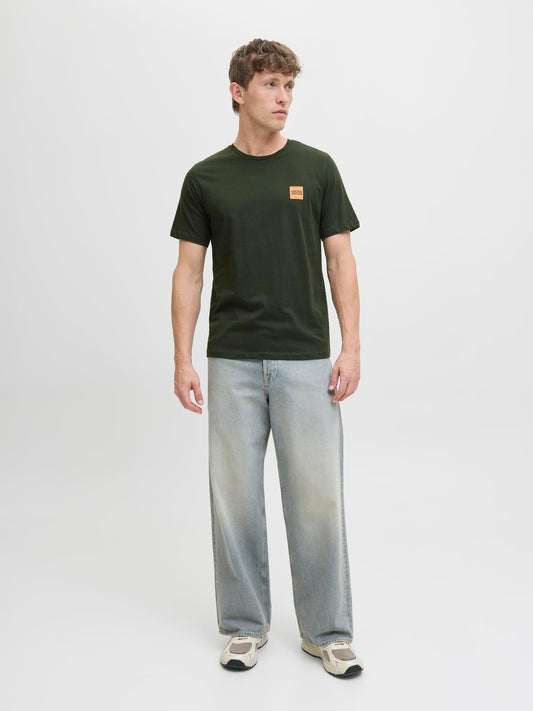 model_shot-front_full