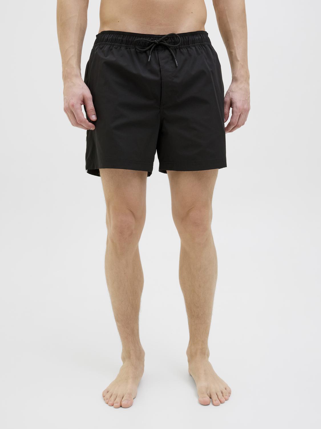 model_shot-front