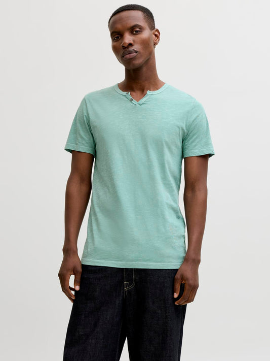 model_shot-front