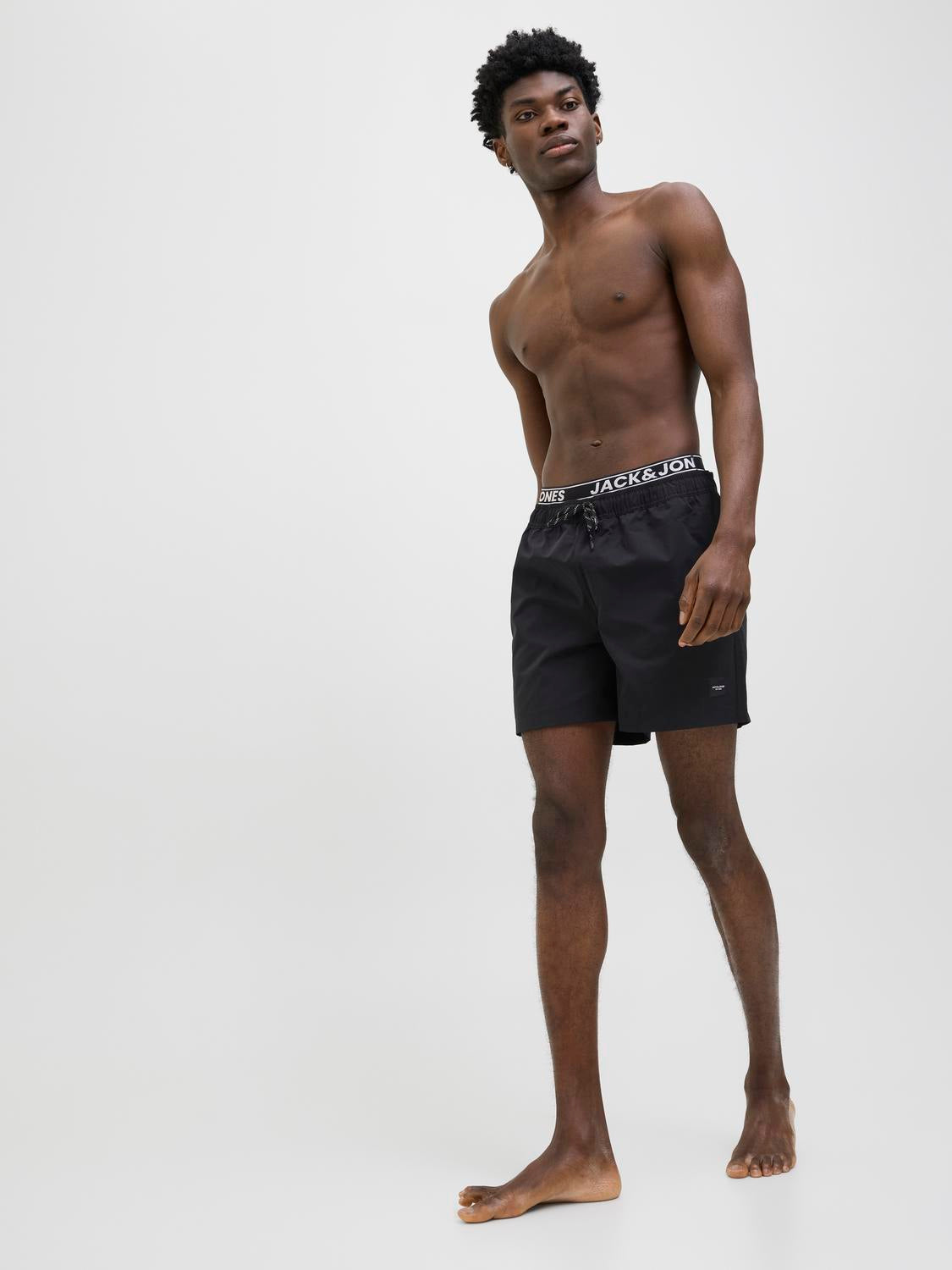 model_shot-creative