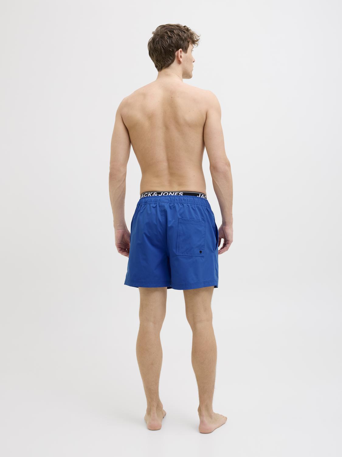 model_shot-back