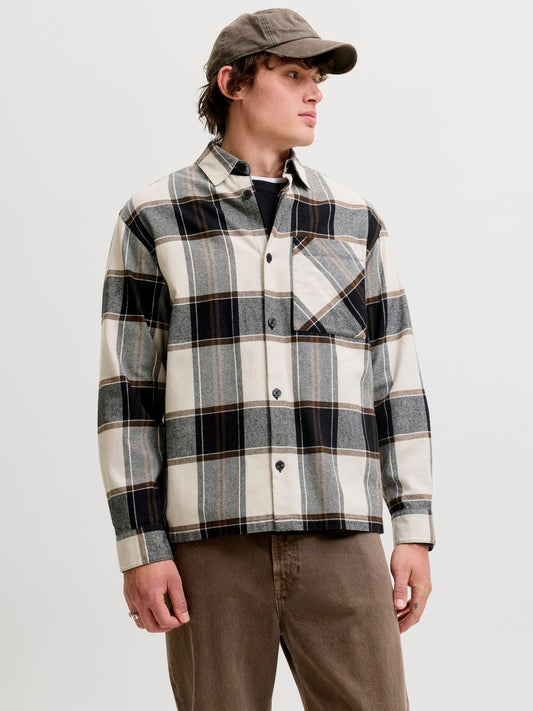 model_shot-front