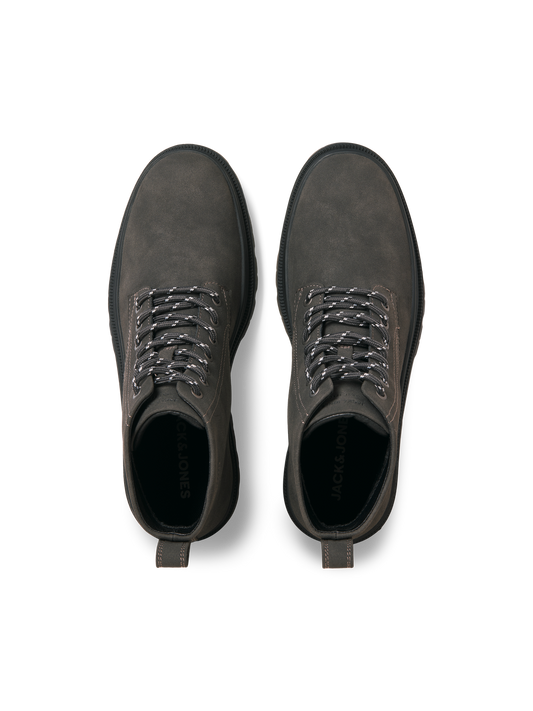 model_shot-front_full