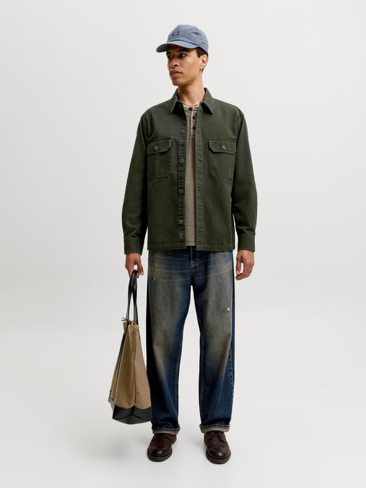 model_shot-front_full