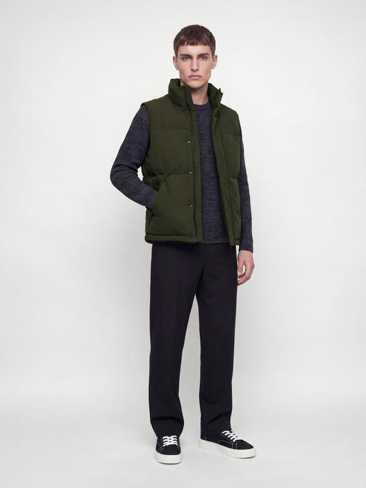 model_shot-front_full