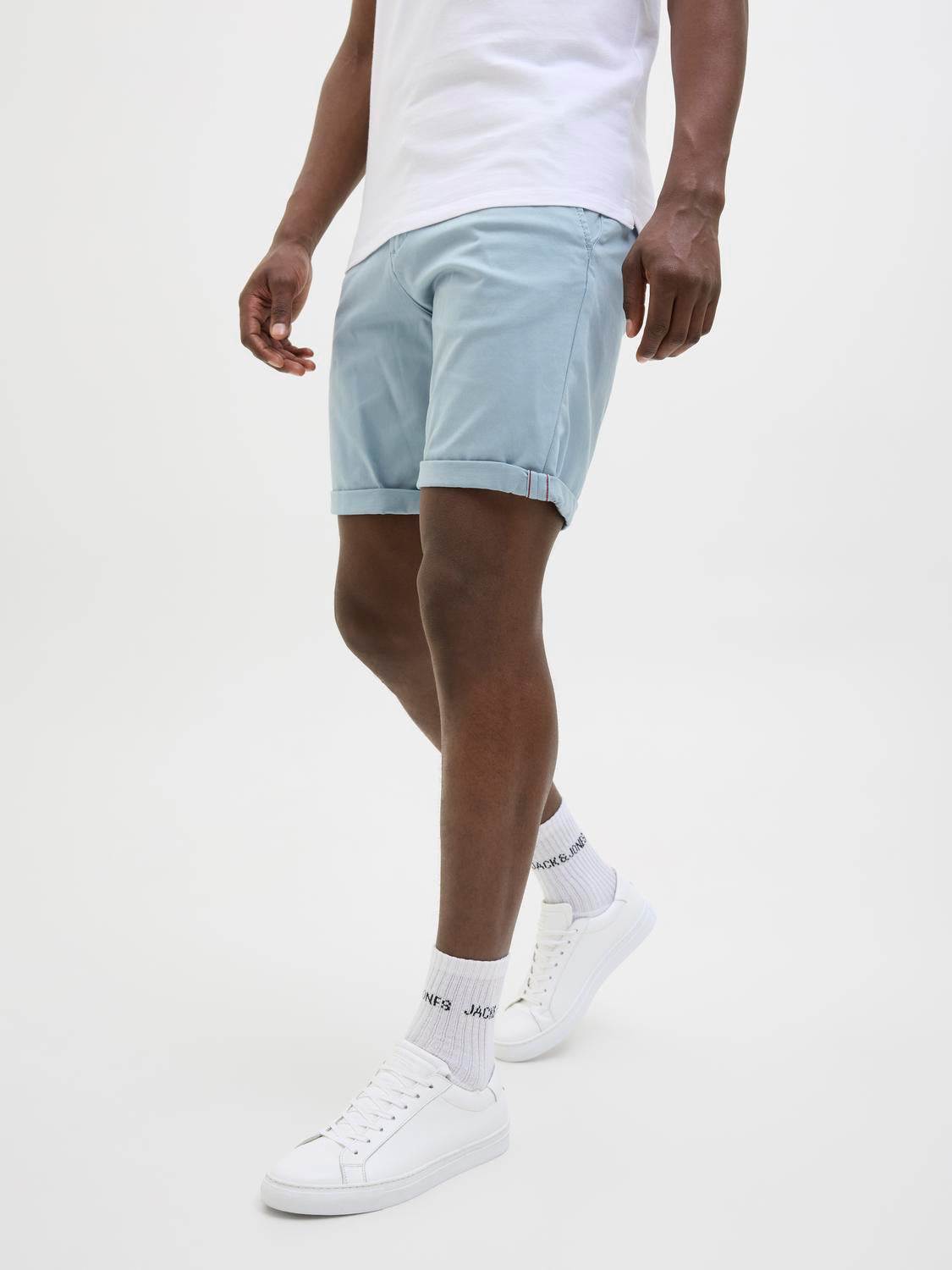 model_shot-creative