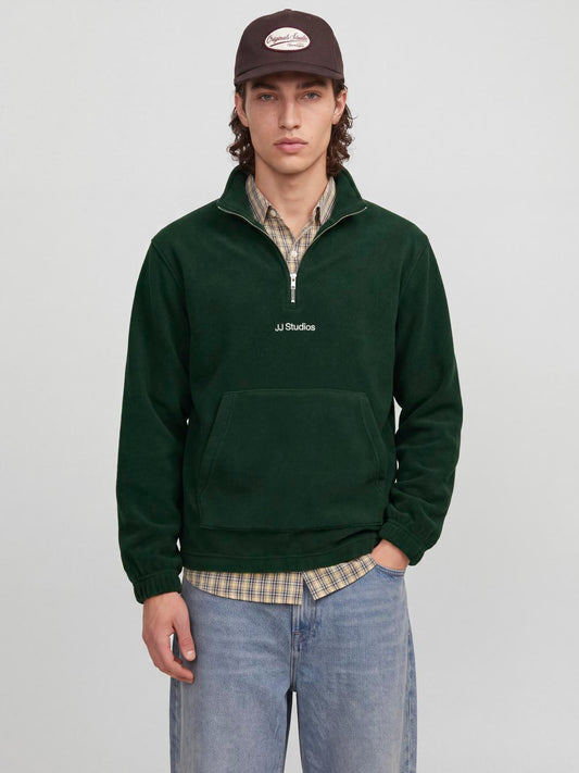 model_shot-front