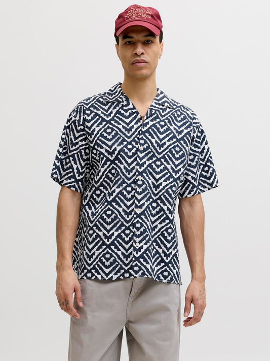 model_shot-front