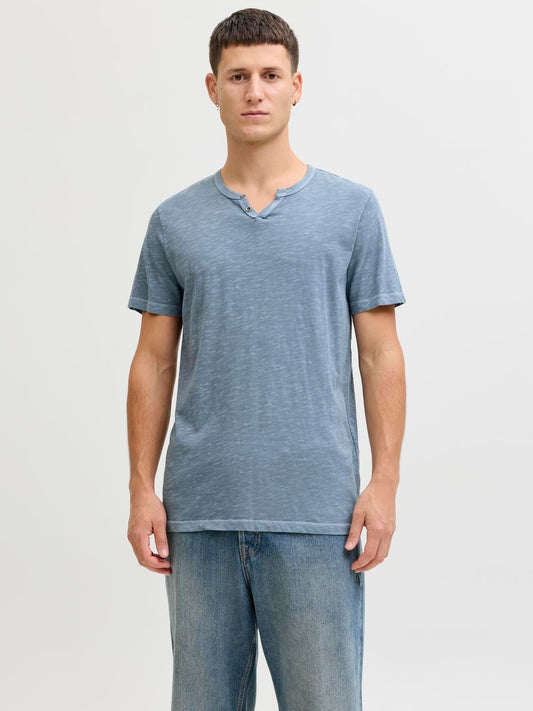 model_shot-front