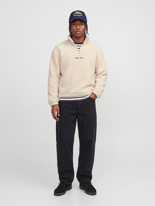 model_shot-front_full
