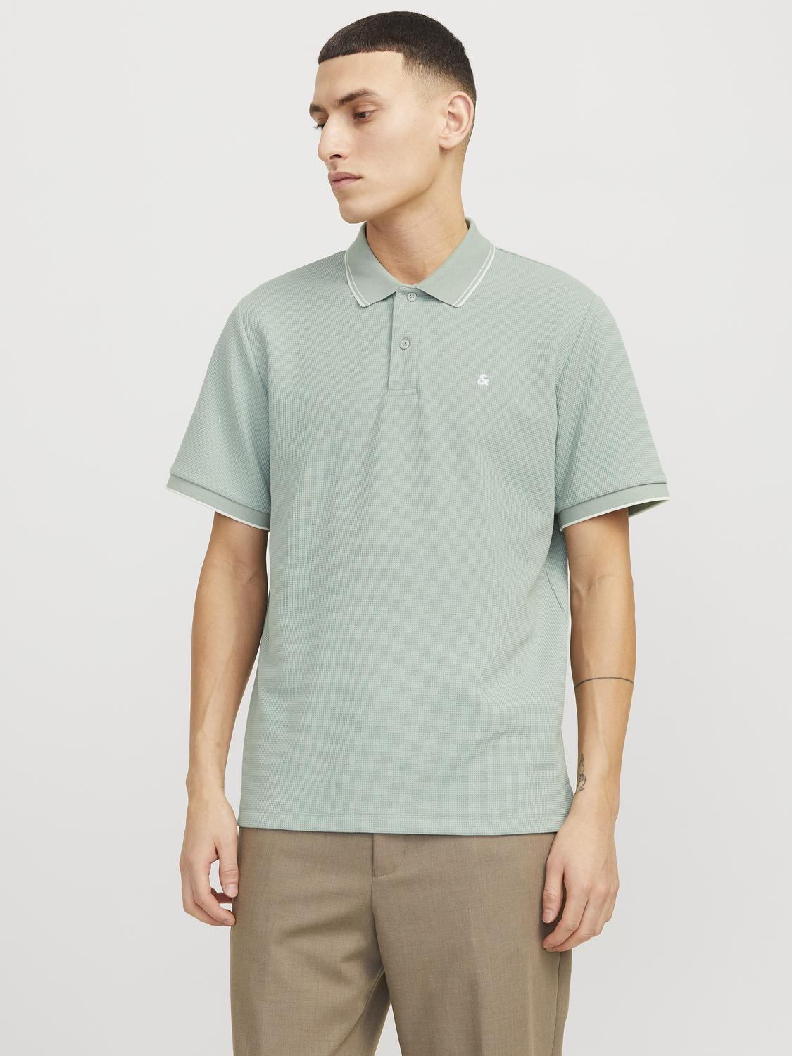 model_shot-front
