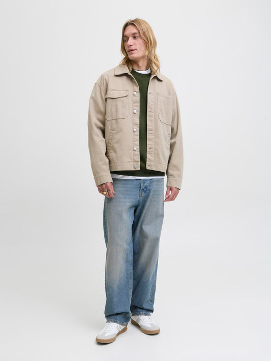 model_shot-front_full