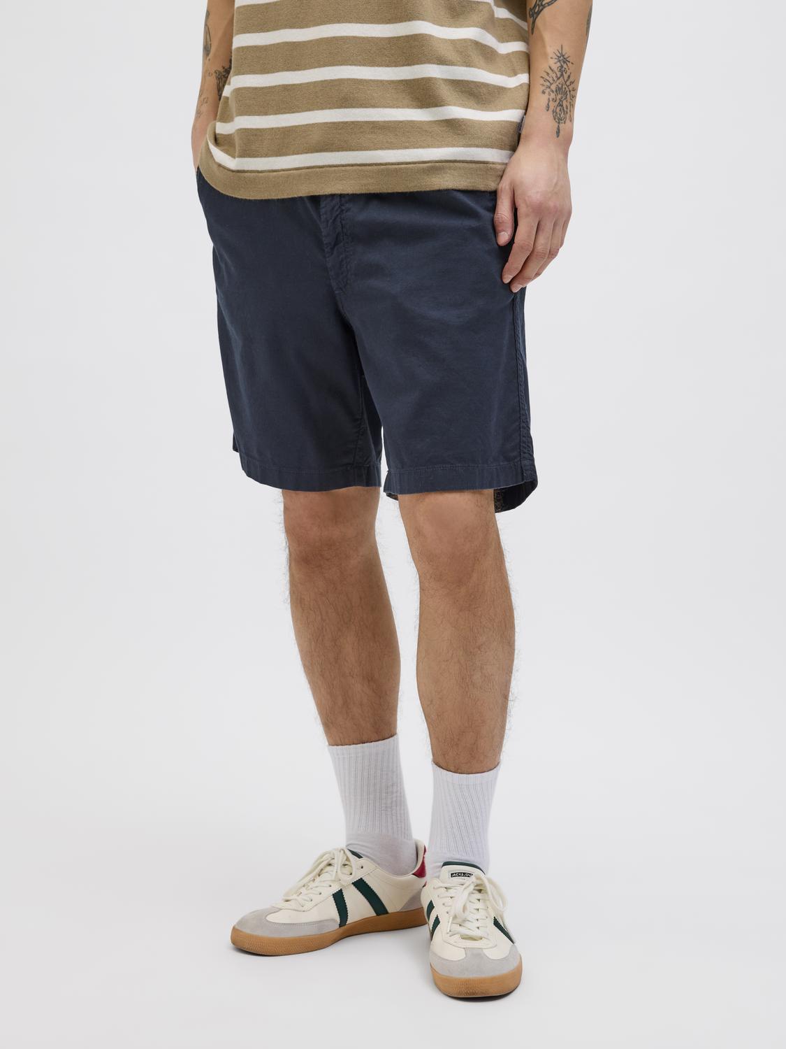 model_shot-front