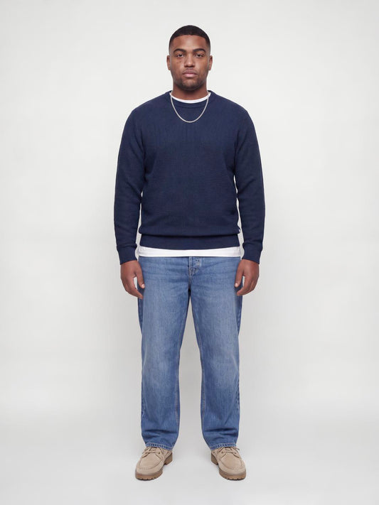 model_shot-front_full