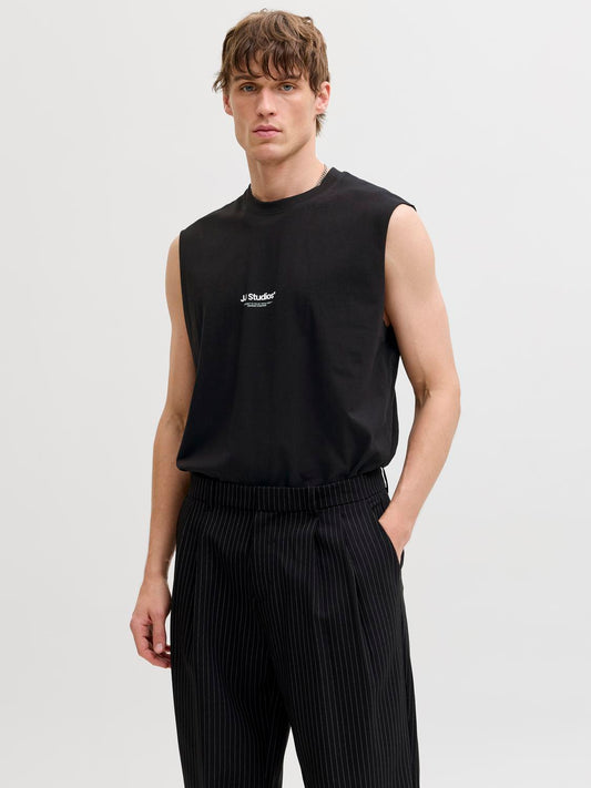 model_shot-front