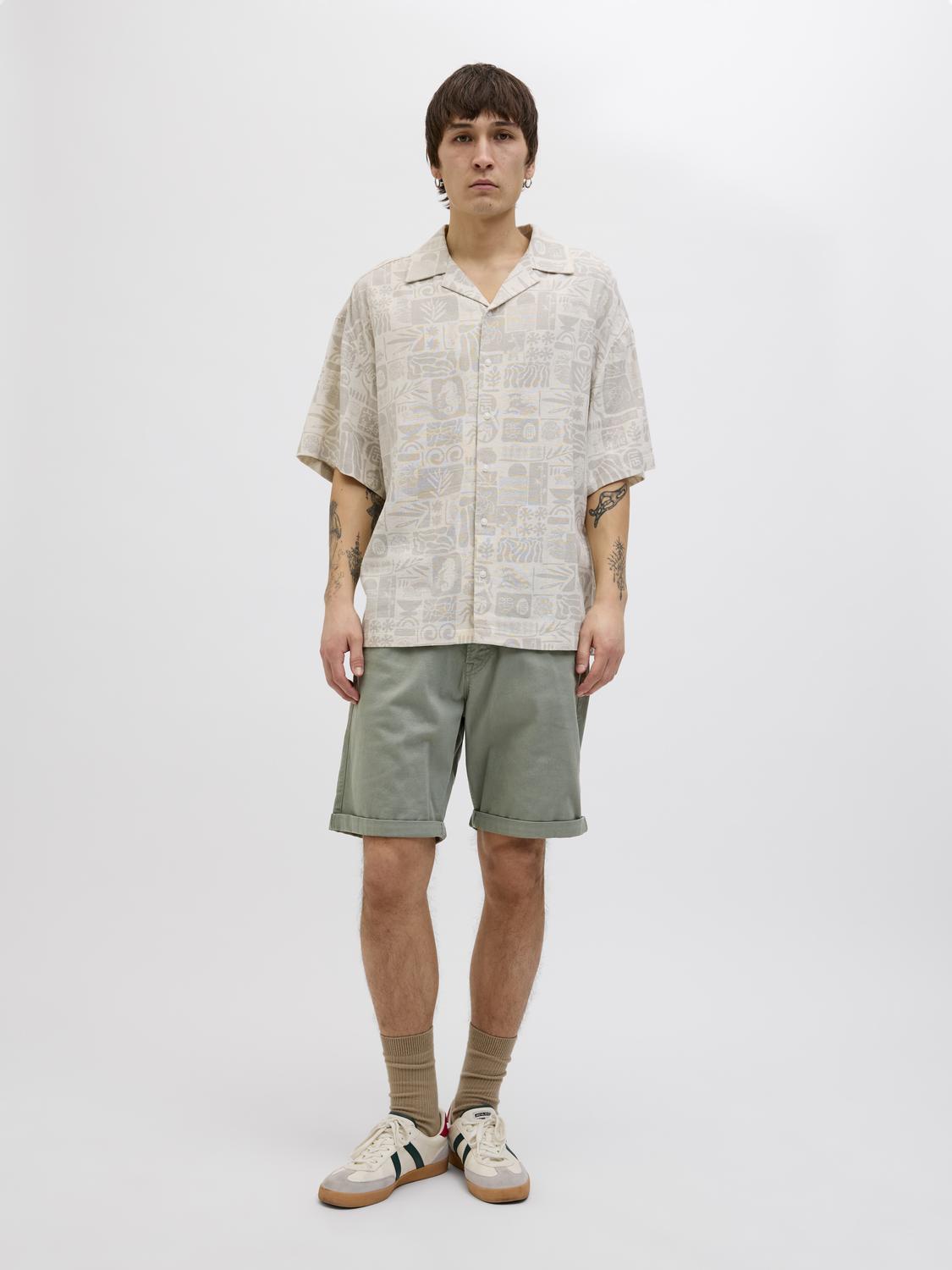 model_shot-front_full