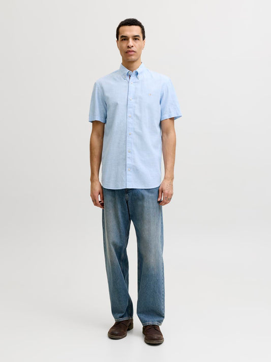 model_shot-front_full