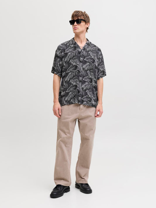 model_shot-front_full