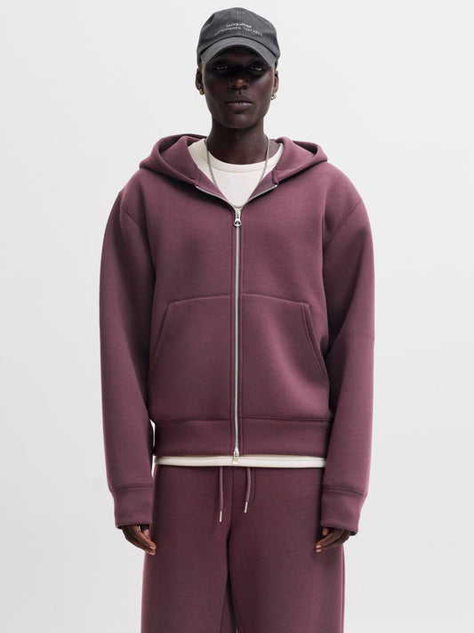 model_shot-front